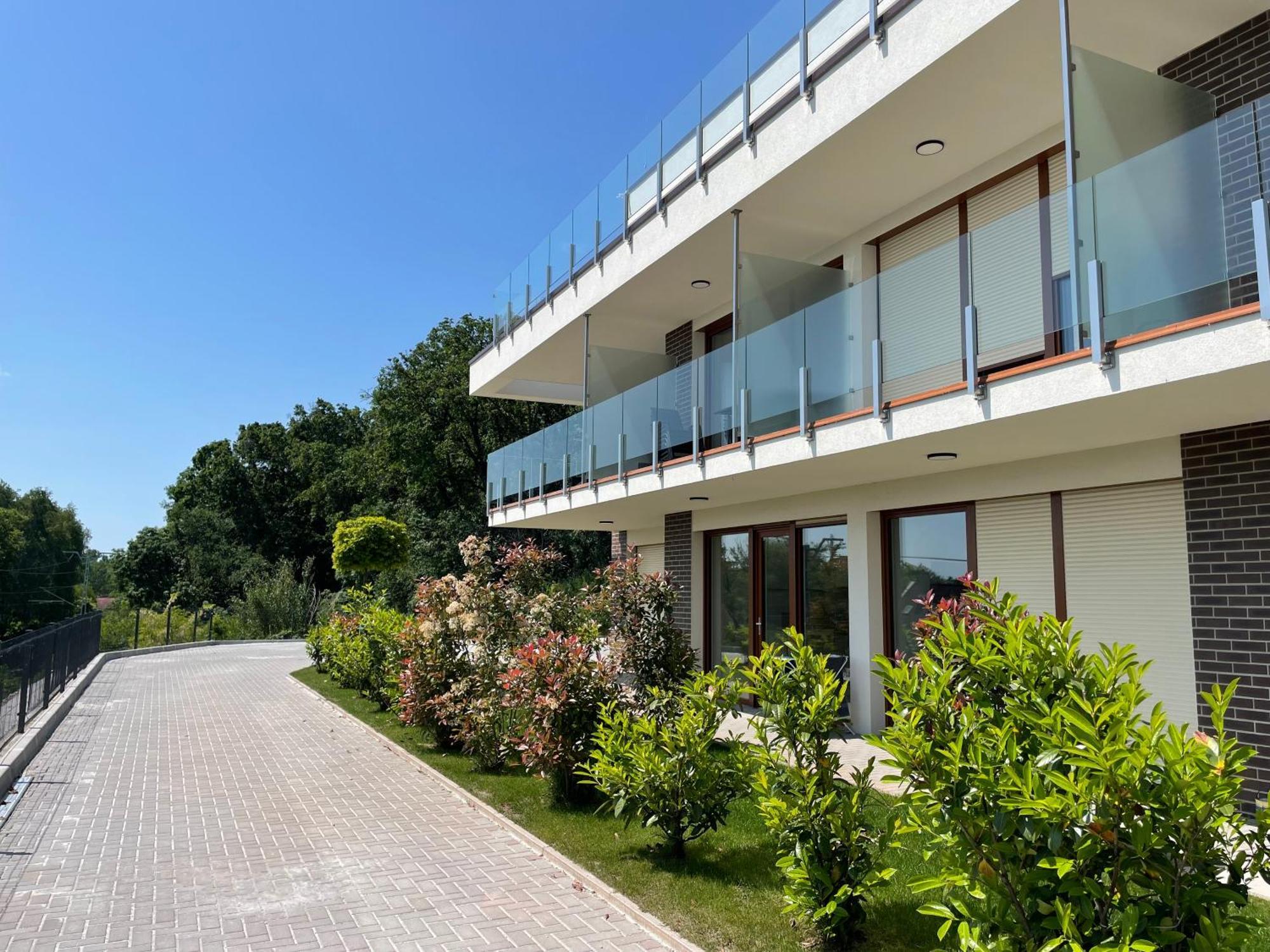 Panorama Superior Apartments - Pool, Garden, Parking Balatonalmádi Exterior photo