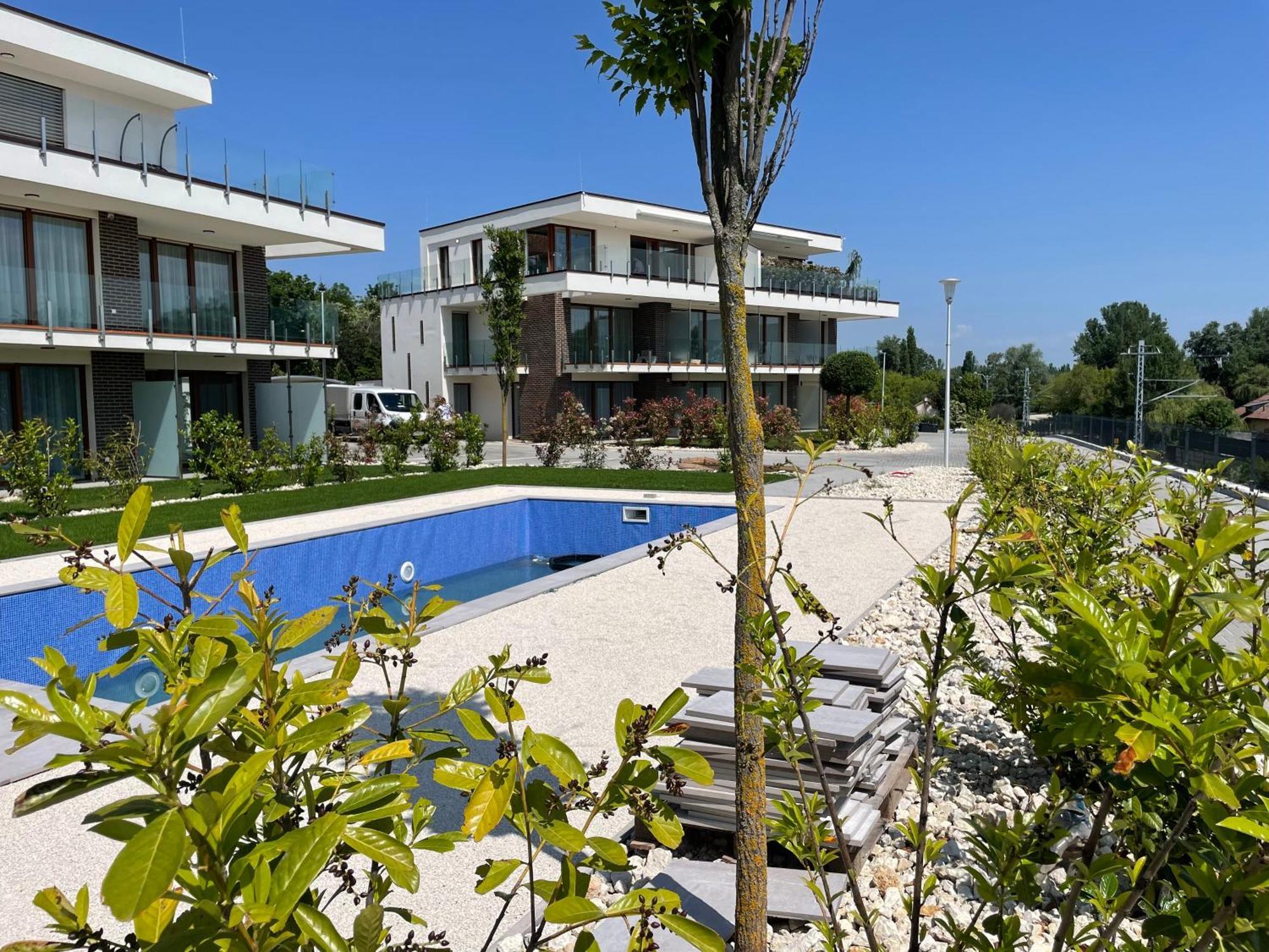 Panorama Superior Apartments - Pool, Garden, Parking Balatonalmádi Exterior photo